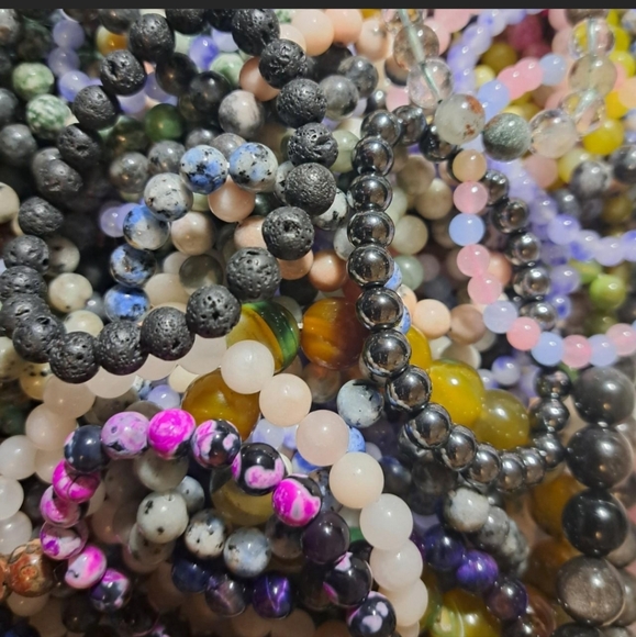 1 (One) Mystery Crystal Bracelet - Picture 3 of 8